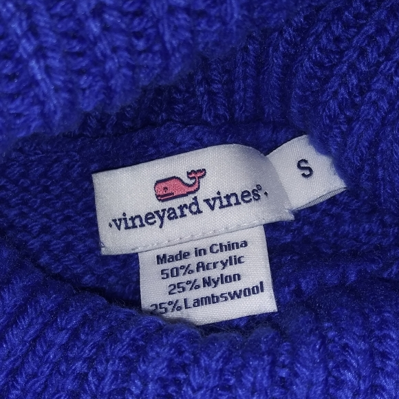 Vineyard Vines sweater - Picture 4 of 4